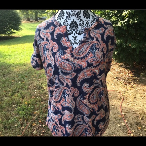 FREE 🆓 With Purchase Paisley Tee Shirt - Picture 5 of 6